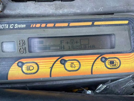 7 トン 75 使った掘削機 カマツー PC40MR クローラーマシン 順調