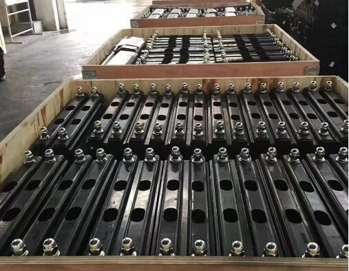 Smooth Bulldozer Track Pad 300X52.5X78 302.5 Undercarriage Assembly for Hanix Excavator